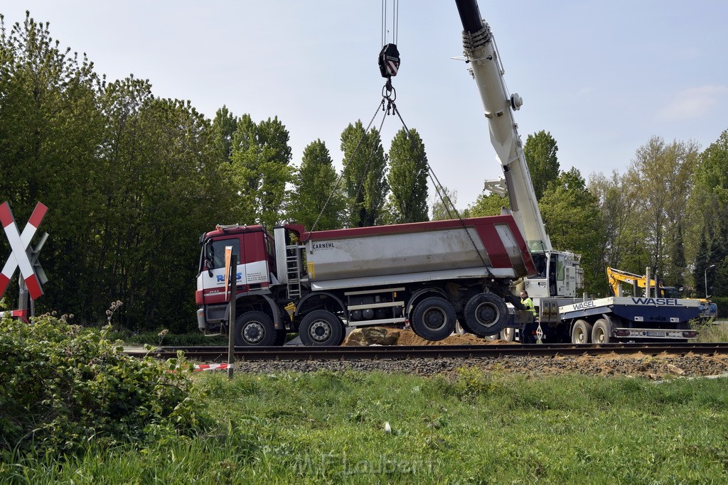 Schwerer VU LKW Zug Bergheim Kenten Koelnerstr P520.JPG - Miklos Laubert